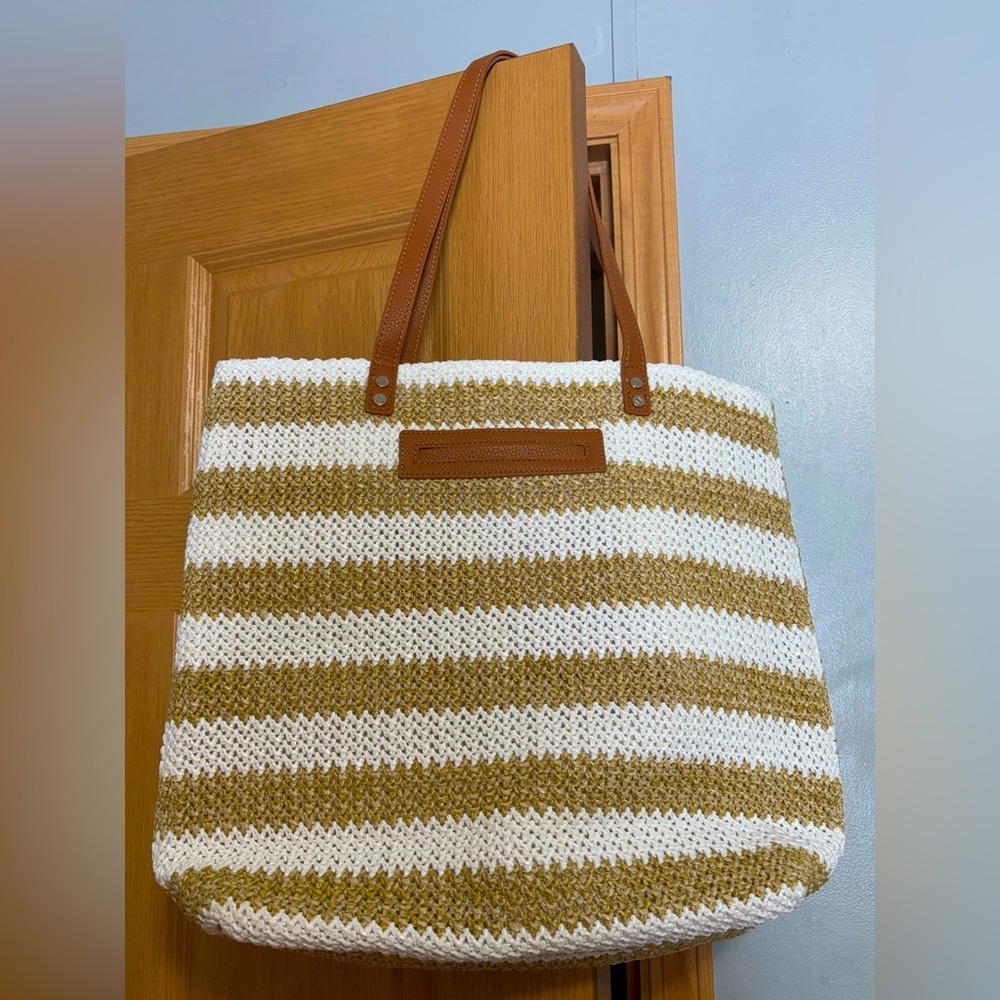 Thirty One Around Town Tote approximately 17x14” NWOT